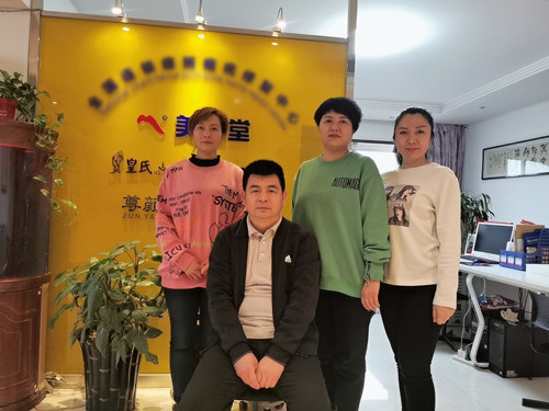 来自新疆，甘肃的美痣堂加盟商在公司培训学习